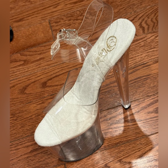 New in box Women’s Clear Platform Heels - Picture 1 of 5